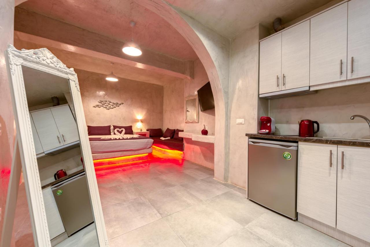 The Muses Of Santorini Private Jacuzzi Suites Vóthon المظهر الخارجي الصورة